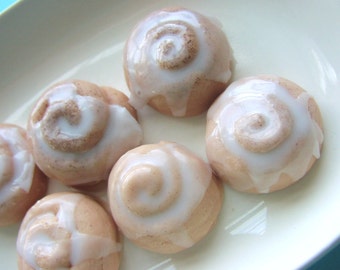 Mini Cinnamon Bun Soap Gift, Cinnamon Roll Handmade Soap, Unique Gifts for Women, Baby Shower Hostess Thank you Gift, Bun in the Oven Shower