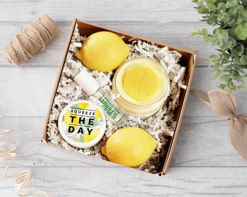 Spa Gift / Gift for Her / Bath Gift Set / Lemon Spa Gift Set / Gift for Mom / Birthday Gift / Thank you Gift / Bath and Body Gift / Friend image 4