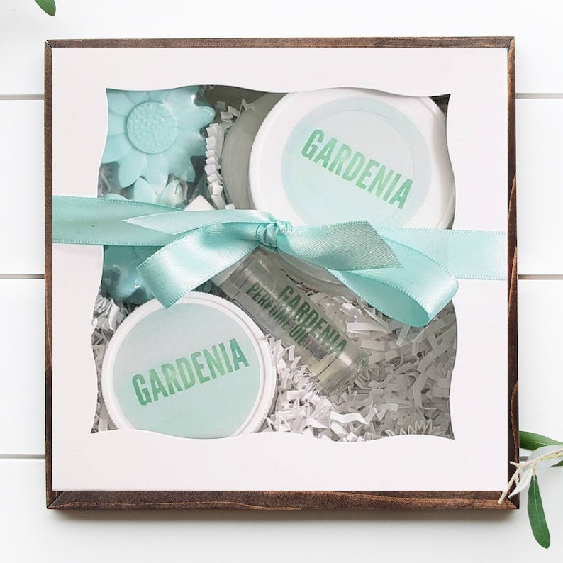 Gift for Mom. Mom Gift Box. Mom Birthday Gift. GARDENIA Bath and Body Gift Set. Spa Gift Set for Mom. Gift for Mother. Mother's Day Gift image 1