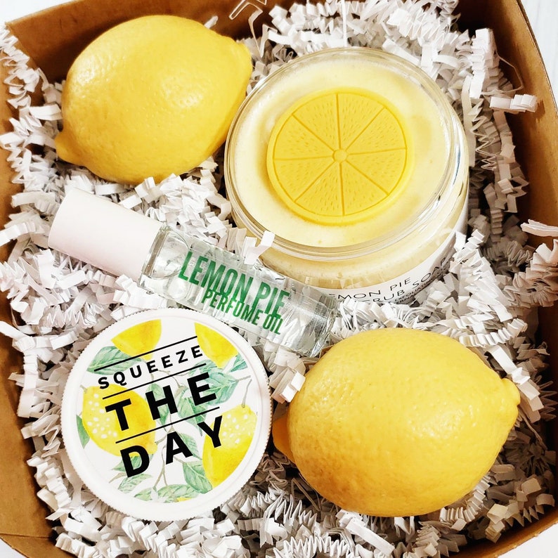 Spa Gift / Gift for Her / Bath Gift Set / Lemon Spa Gift Set / Gift for Mom / Birthday Gift / Thank you Gift / Bath and Body Gift / Friend image 9