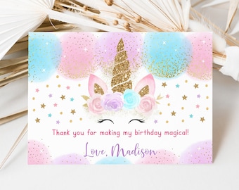 Puede incluir: Una tarjeta de agradecimiento rosa y azul con un unicornio de brillantina y el texto "¡Gracias por hacer mi cumpleaños mágico! Con cariño, Madison".