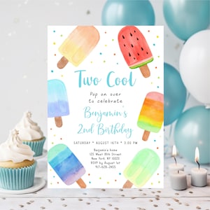 編集可能な 2 つのクールなアイスキャンディー誕生日招待状 アイスキャンディー 2 歳の誕生日招待状 ポップオンオーバー ブルーボーイ アイスキャンディーパーティー アイスクリーム デジタル A674