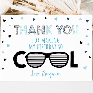 Cartão de agradecimento de aniversário editável One Cool Dude One Cool Dude Party Óculos de sol para meninos de verão Primeiro aniversário para impressão Digital Download A538