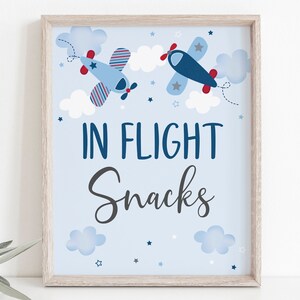 Vliegtuig tijdens de vlucht snacks teken, vliegtuig verjaardag, vliegtuig partij, jongen eerste verjaardag, voedsel teken, wolken, sterren, afdrukbaar, digitale A566