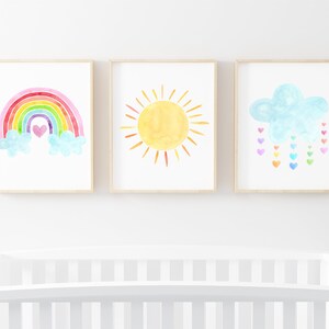 Set med 3 regnbågstryck, regnbågsbarnrumskonst, pastellfärgad regnbågsfärgad väggkonst, akvarell, moln, solsken, hjärtan, flickor, väggkonst för barn, utskrivbar A661 bild 2