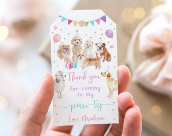 Pode incluir: Obrigado por vir à minha festa de patas. Com amor, Madison. Um cartão branco com um tema de festa de patas rosa, roxo e azul com uma ilustração de aquarela de cães usando chapéus de festa.