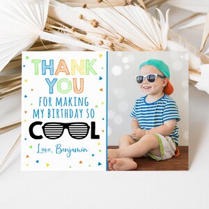 Cartão de agradecimento de aniversário editável One Cool Dude One Cool Dude Party Óculos de sol para meninos de verão Primeiro aniversário para impressão Digital Download A538