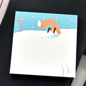Foglietti adesivi con volpe rossa che si tuffa nella neve - 3&quot; / Articoli di cancelleria kawaii con animali / Articoli per ufficio a tema volpe / Regalo per amanti degli animali / Studenti e planner