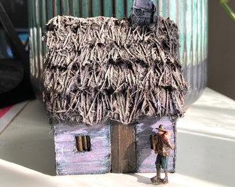 Handmade miniature Pilgrim house and painted pilgrims figures 1/72 scale