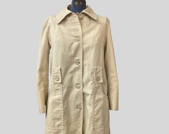 Vintage 1970s LONDON FOG Women's Trench Coat. Modern size 10/12.