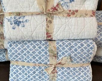 Slate Blue with White Floral Trellis Reversible Quilt Cutter Piece. 21 x 31.