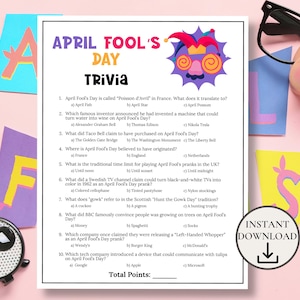 以下が含まれることがあります： 10個の質問からなる、4月1日のエイプリルフールに関する印刷可能なクイズゲーム。質問は、エイプリルフールの歴史と伝統に関するものです。このゲームは、友人や家族と遊ぶように設計されています。