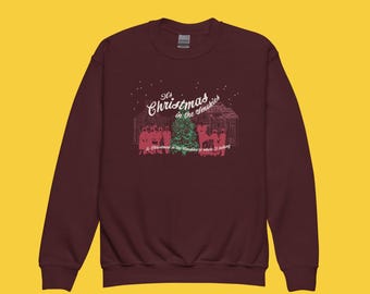 Sudadera juvenil "Navidad en las Smoky Mountains" / Camisa navideña inspirada en Dollywood para niños / Cuello redondo navideño acogedor en color granate