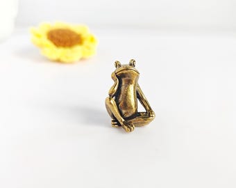 Vintage Brass Frog Figurine, Thinking Frog Figurine