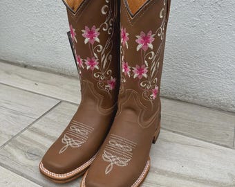 Botas vaqueras para mujer, auténticas botas vaqueras occidentales con punta cuadrada y flores bordadas, botas vaqueras para mujer color tostado y rosa