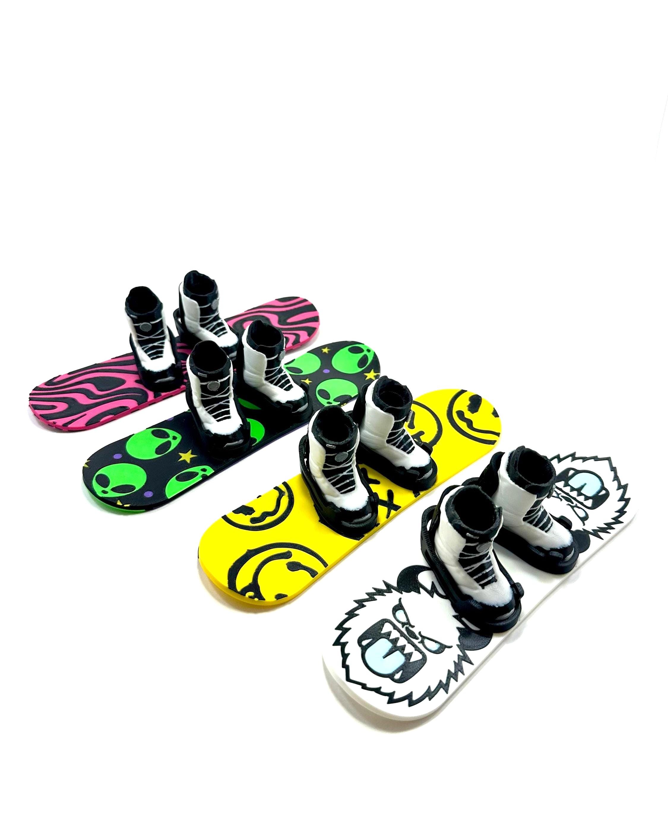Finger Snowboard With Removable Boots – 3D Printed Desk Fidget Toy