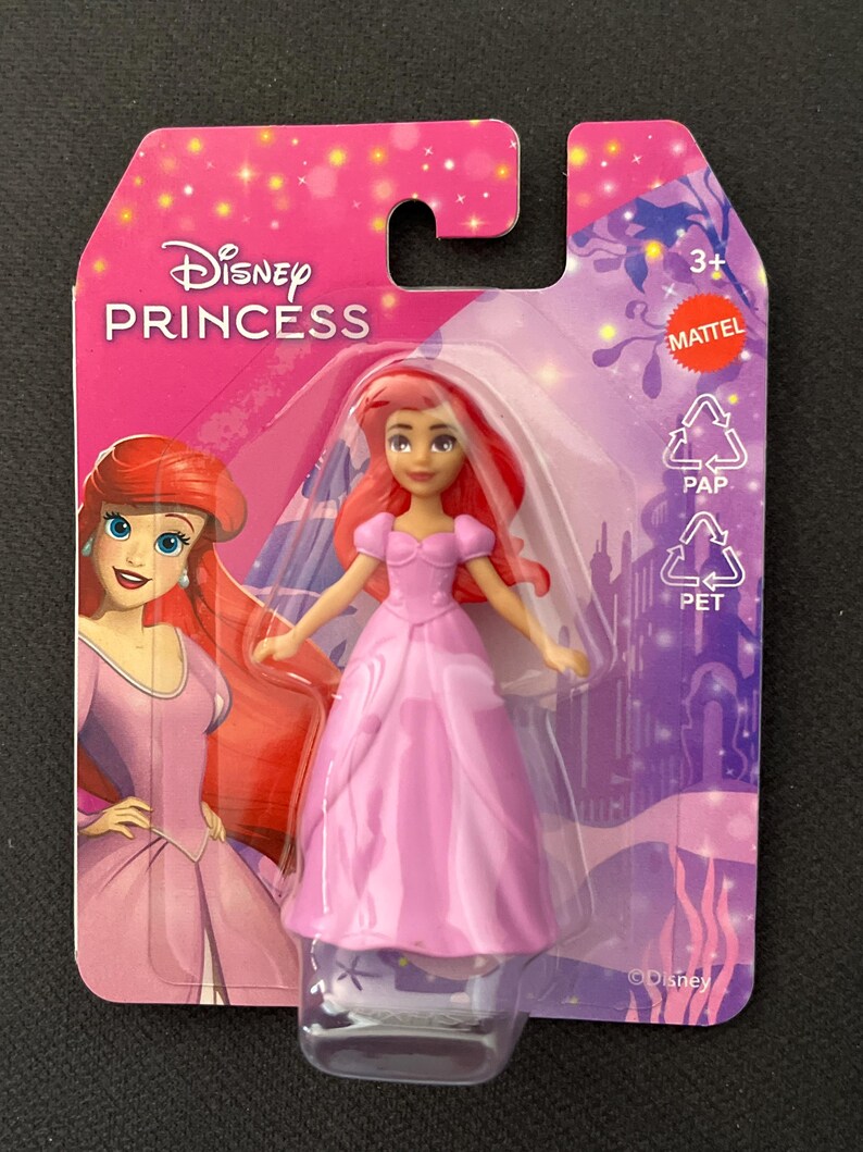 Figura coleccionable de la Princesa Disney Ariel, mini muñeca, adorno para pastel o recuerdo de fiesta. Princesas Disney La Sirenita. imagen 9