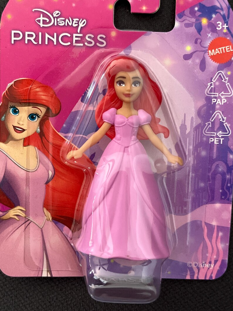 Figura coleccionable de la Princesa Disney Ariel, mini muñeca, adorno para pastel o recuerdo de fiesta. Princesas Disney La Sirenita. imagen 5