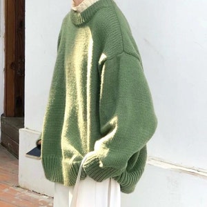 Suéter verde vintage hecho a mano, top de punto holgado y acogedor con cuello redondo para otoño e invierno. Ropa de otoño para mujer, prendas de punto, regalo para ella.