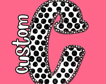 Puede incluir: Un fondo rosa con una gran letra "C" estilizada con un patrón de lunares en blanco y negro. La letra está delineada con lunares blancos y negros. La palabra "custom" está escrita verticalmente en blanco en el lado izquierdo.