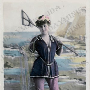 Aimee at the Beach, Nautica, Moda da bagno, etichetta regalo - Cartolina francese - Download digitale istantaneo FrA096