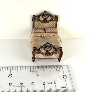 KIT Tufted Doppelbett Kit, Laser geschnitten und graviert viertel Maßstab 1:48 Puppenhaus Miniatur, DIY Kit, LC222