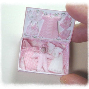 1:12 KIT Vintage Dolly in a Presentation Box Kit One Twelfth Scale DK018