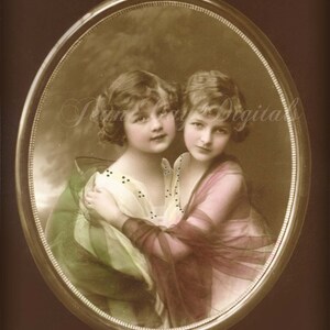 Julia et Sandra - Sisters - belle châles - carte postale Français - Photo Scan - téléchargement FrA010