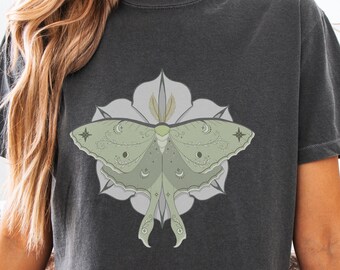 Luna Moth Moonflower Tee, Witchy Celestial Graphic Boxy T-Shirt