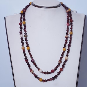 Garnet Necklace, Pendant Necklace, Garnet jewelry, Natural garnet, Garnet gemstone, Red garnet necklace, 8mm garnet bead, Handmade Necklace