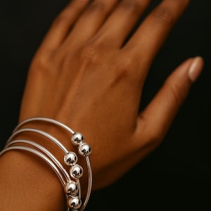 Wunderschönes Armreifen Set aus Silber! Handgefertigtes 925 Sterling Silber Armreifen Set! 7 Tage Armreif! Schlichtes Set Armreif! 7 gedrehte Armreifen! Stapelbare Armreifen!