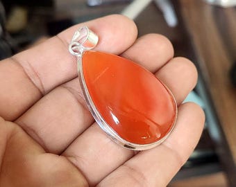 Collana con ciondolo in corniola realizzata a mano / Gioielli con pietre preziose Boho Chic / Energia e passione, ciondolo fatto a mano, ciondolo con ciondolo, ciondolo con pietre preziose
