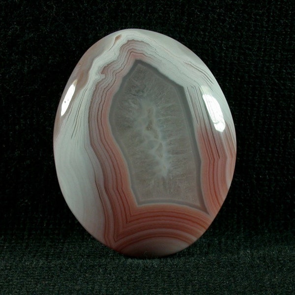 Galah Porcelain Agate cabochon from Australia 27x34x5mm