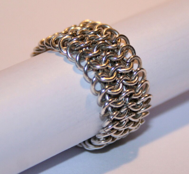 Ring aus Sterling Silber aus Kettenringen in europäischen Kettengewebe. Königskette.  Schmuck von KettenKunst