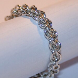 Ring aus Sterling Silber aus Kettenringen in JPL Kettengewebe. Königskette.  Schmuck von KettenKunst