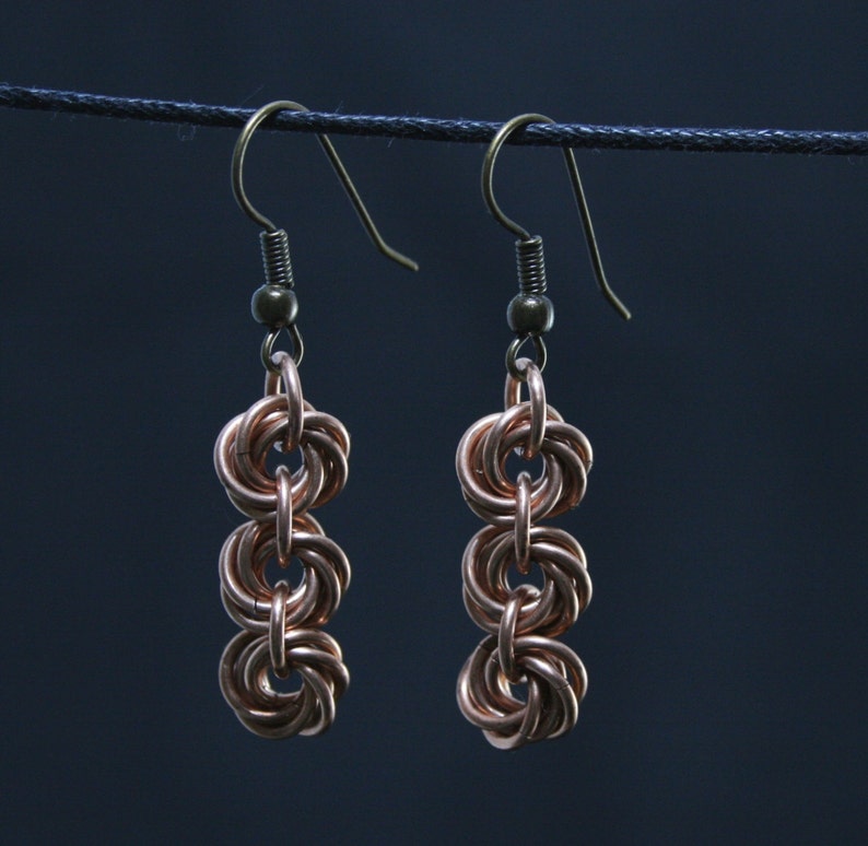 Ohrringe aus Bronze in Rosen Kettengewebe. Schmuck von KettenKunst