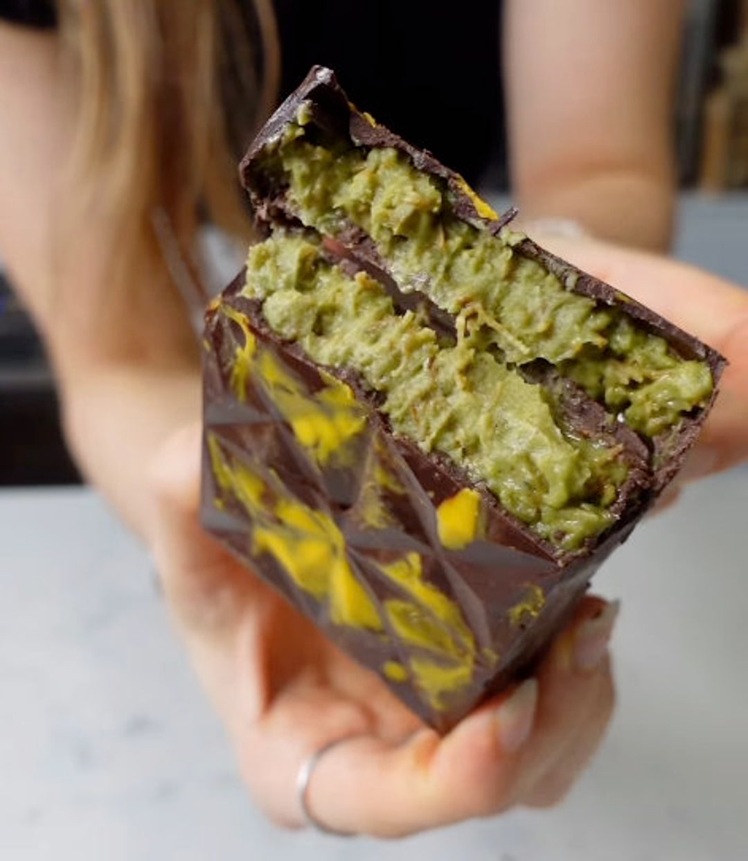 正規品 ドバイチョコレート Lucca Pistachio Kunafa 襲っ 正規品 ドバイチョコレート Lucca Pistachio Kunafa 襲っ