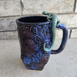 Large Floral Lizard/Frog Mug Lizard on milkyway