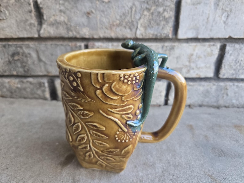 Large Floral Lizard/Frog Mug Lizard on yellow