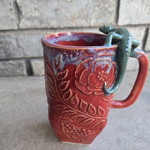 Large Floral Lizard/Frog Mug lizard on red