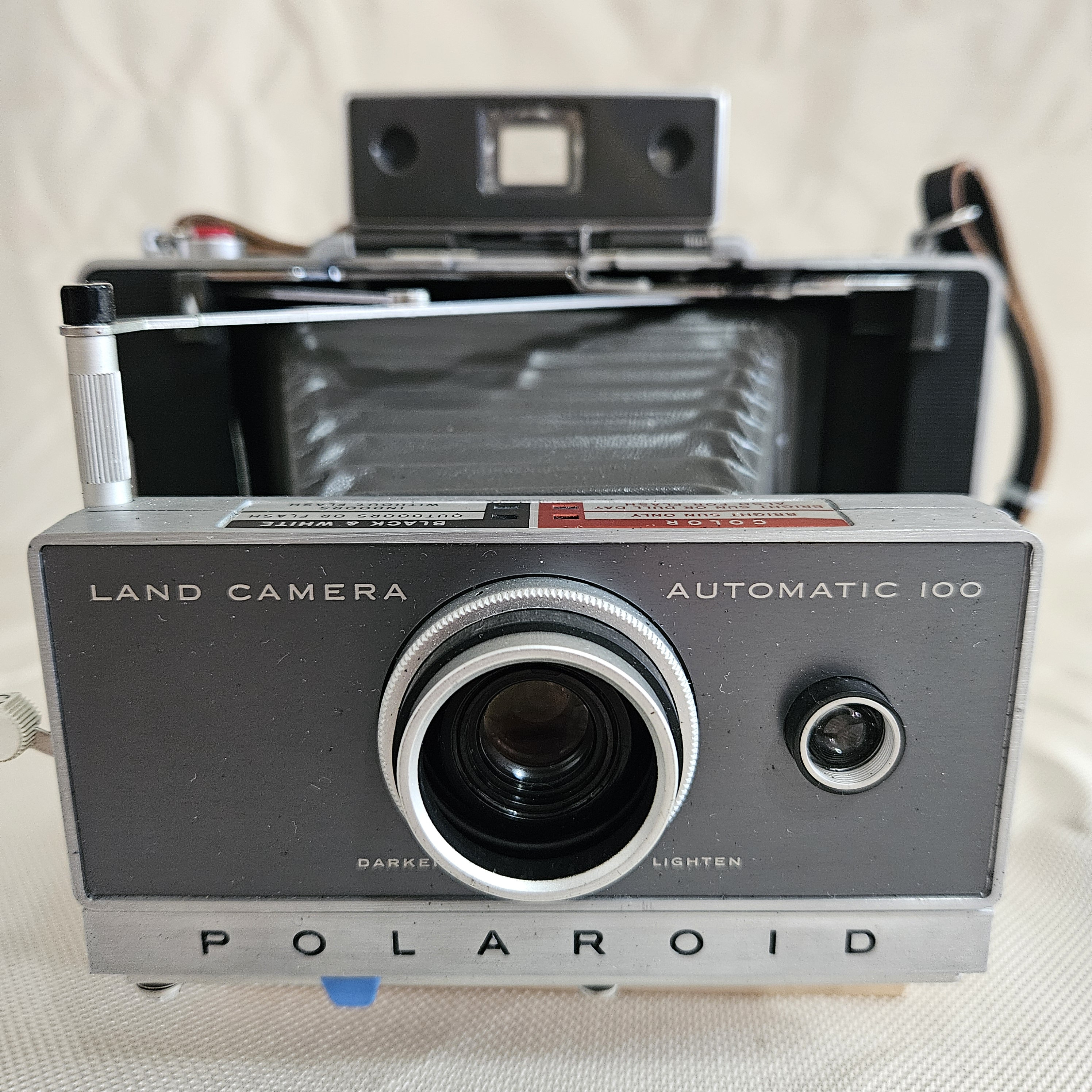 Polaroid Land Camera Automatic 100 and Carrying Case - Gil