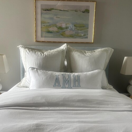 Housse de coussin avec appliqué, monogramme et couleur de passepoil au choix, 100 % lin blanc
