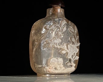 c. 1810-25 Chinese Carved Rock Crystal Quartz Snuff Bottle with Carved Flower and Cat