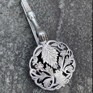 1840 Philippines Cast and Pierced Solid Figural Silver Gloved Hand Chatelaine (llavera) (47 grams)