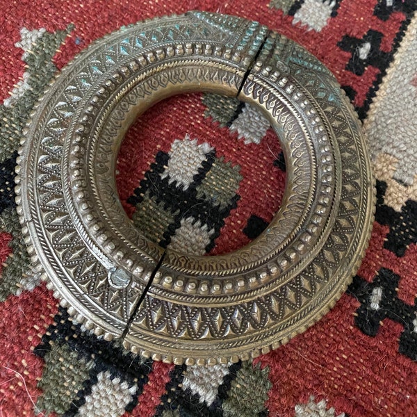 Rajasthan Bracelet en argent repousse Tribal