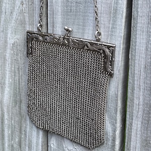 1875-1920 Chinese Export Sterling Silver Dragon Clutch Purse by Yan Chang 炎昌 of Canton