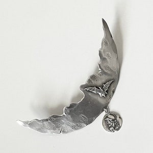 1890-95 George W. Shiebler Sterling Silver Moon and Bat Homeric Medallion Brooch