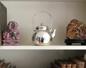 Japanese Meiji Pure Silver Teapot by Fujimoto (Kyushu, Japan - 1868-1900)
