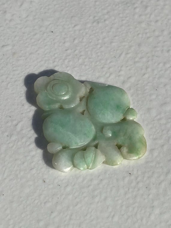彫刻された中国の翡翠透かし細工の破片 - Etsy 日本