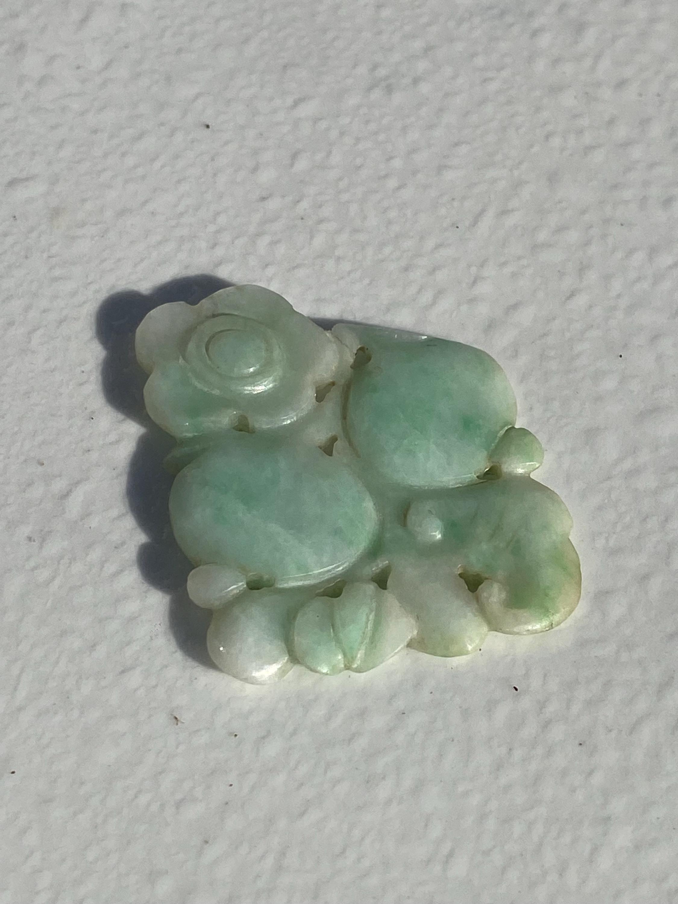 彫刻された中国の翡翠透かし細工の破片 - Etsy 日本